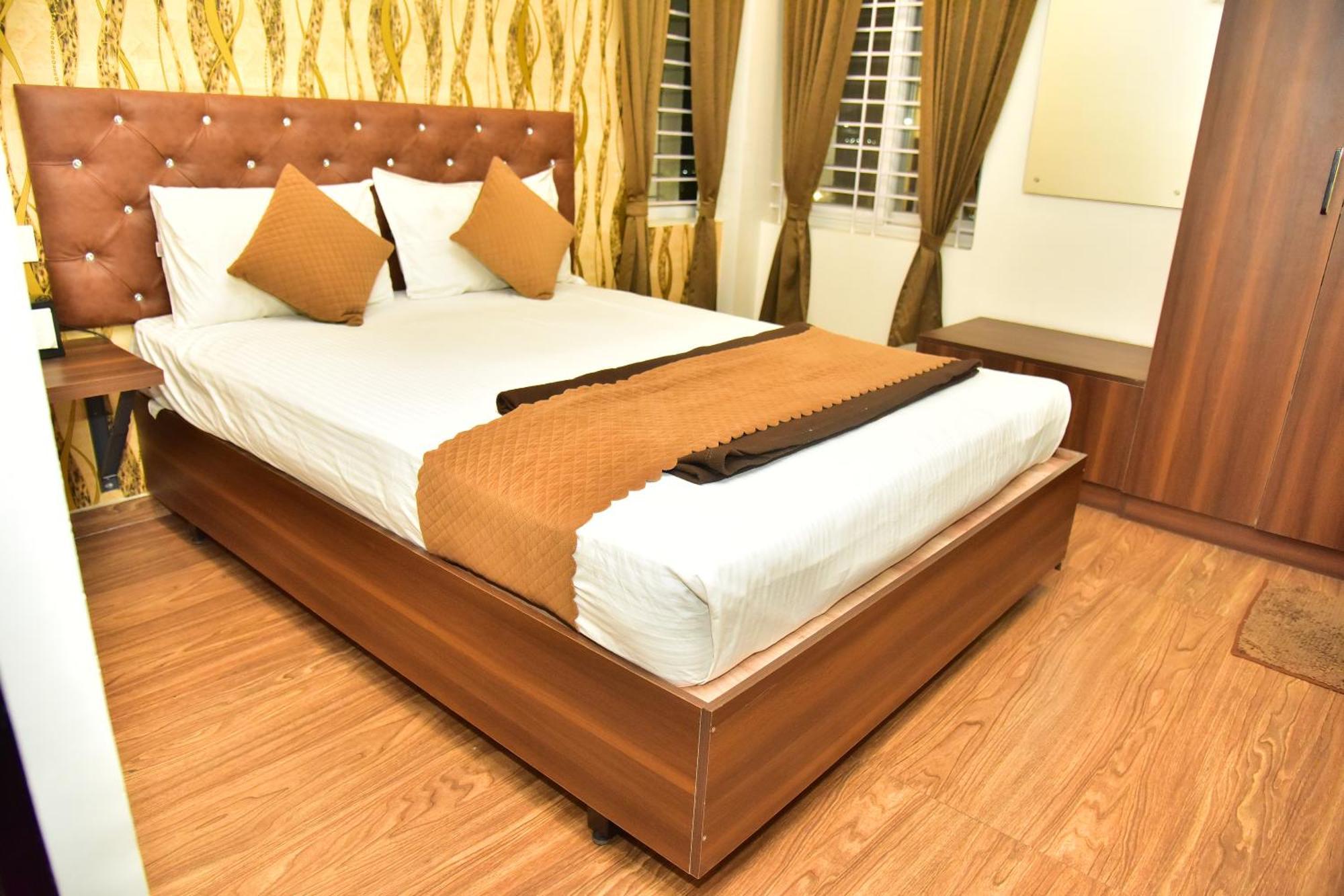 Meadows Inn Mysore Exteriör bild