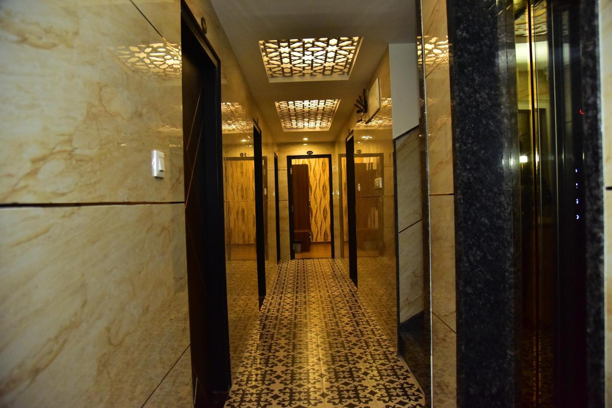 Meadows Inn Mysore Exteriör bild