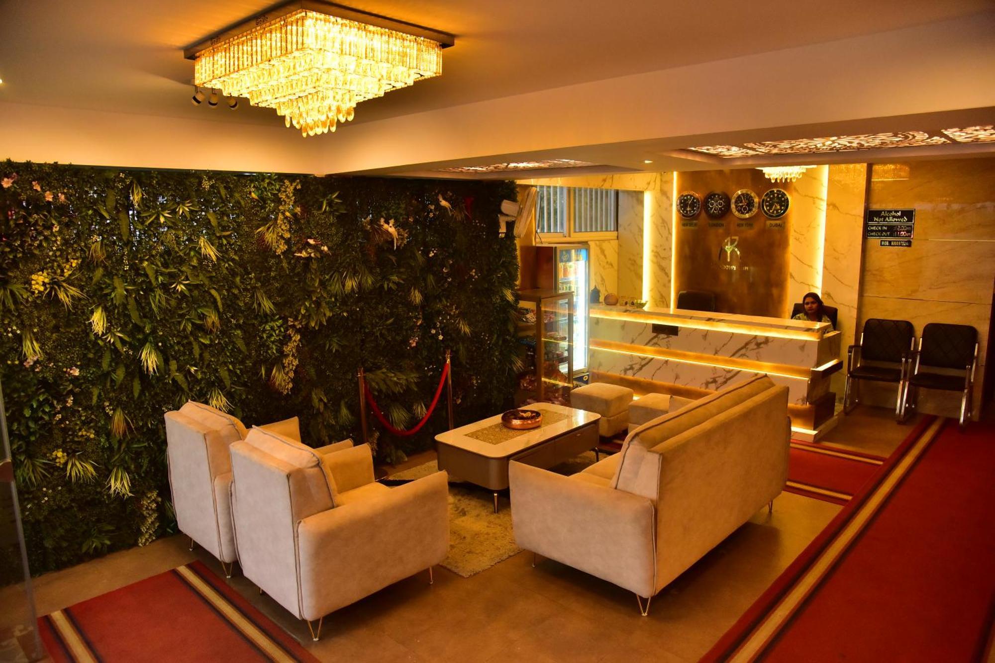 Meadows Inn Mysore Exteriör bild