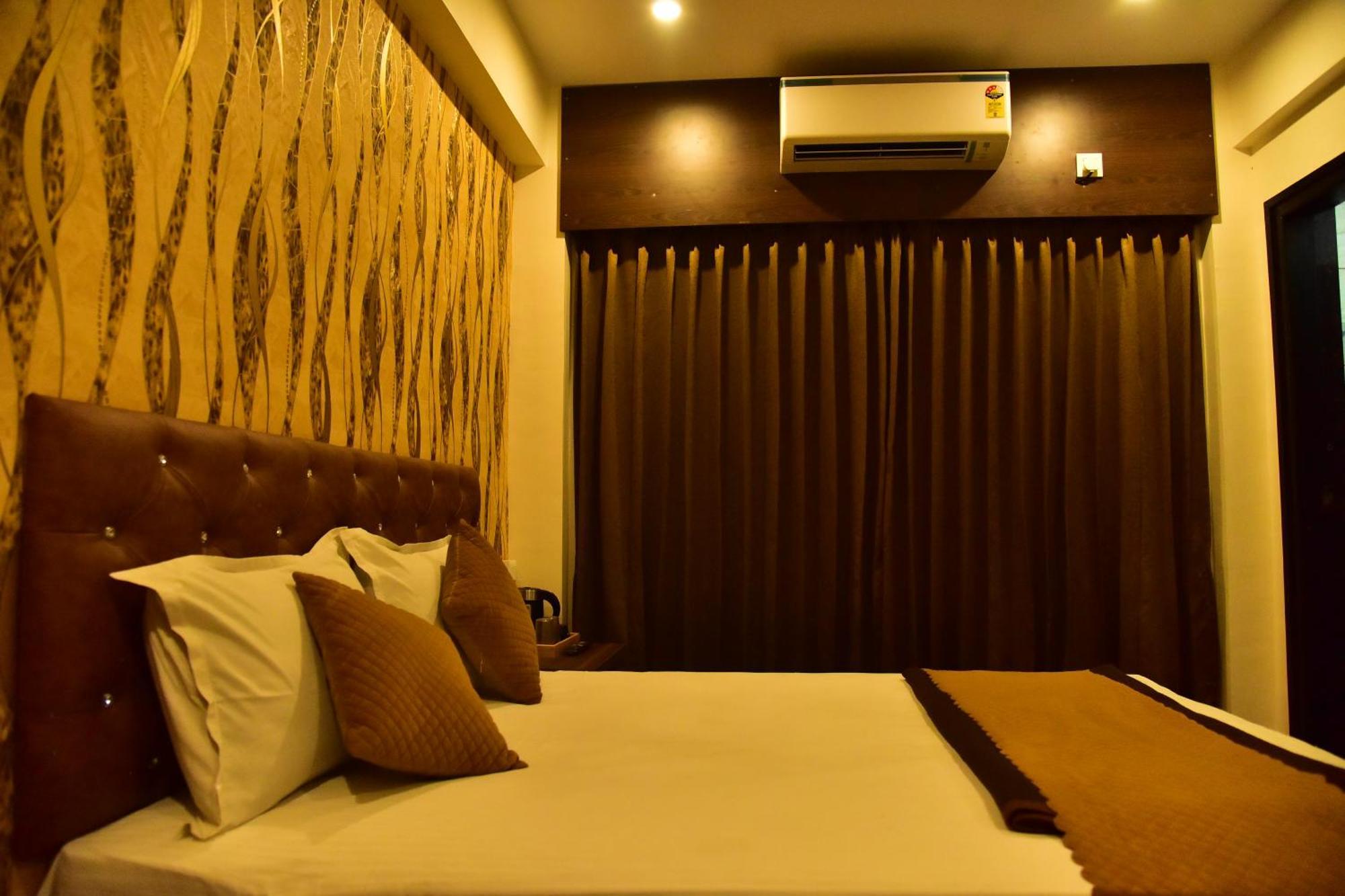 Meadows Inn Mysore Exteriör bild