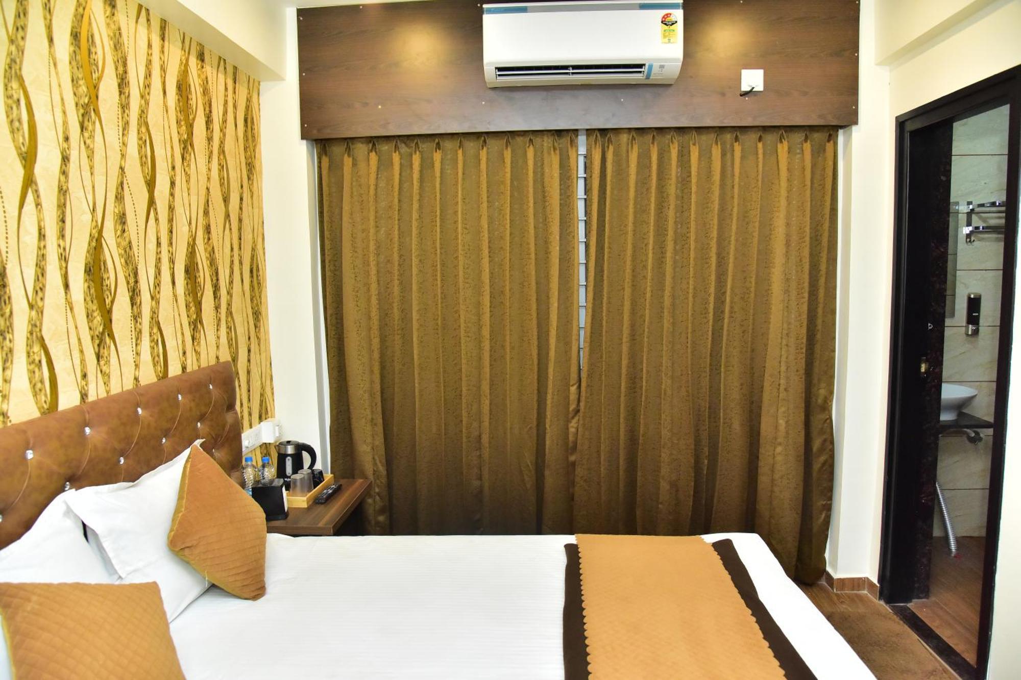Meadows Inn Mysore Exteriör bild